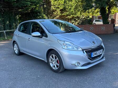 PEUGEOT 208 1.0 VTi Active